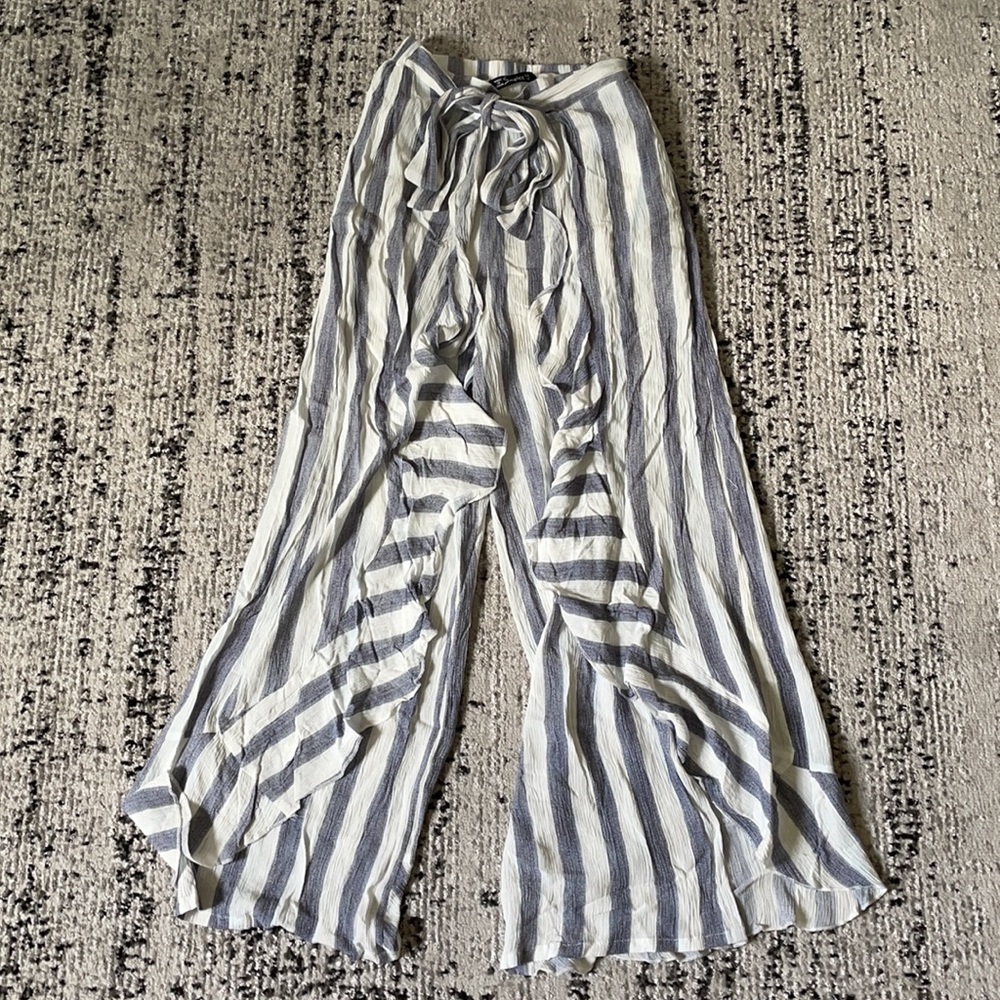 Simplee Stripped Ruffled Pants - Picture 2 of 4